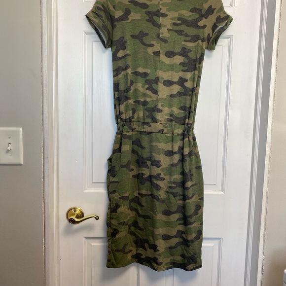 Bridgitte  Brianna Camouflage T shirt Dress Knit Size Medium pockets elastic tie - Picture 9 of 10